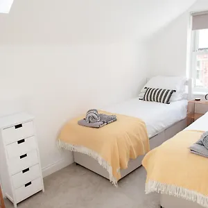 Apartment Arch View - 10 Mins From, Whitby